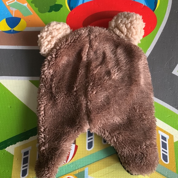 Infant Winter Brown Bear Hat w/ Green Strip Matching Brown Gloves - Picture 4 of 6